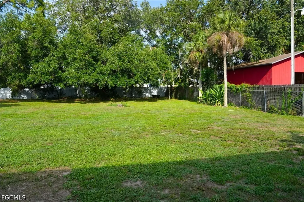 114 Greenwood Avenue Lehigh Acres FL 33936
