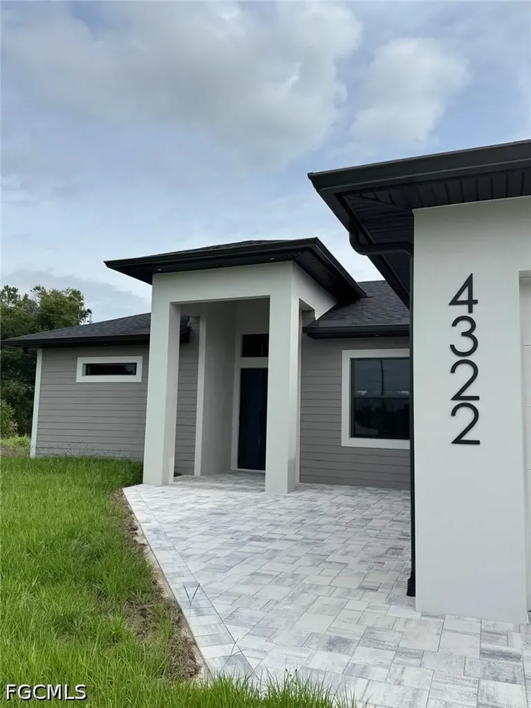 4322 10th Street W Lehigh Acres FL 33971