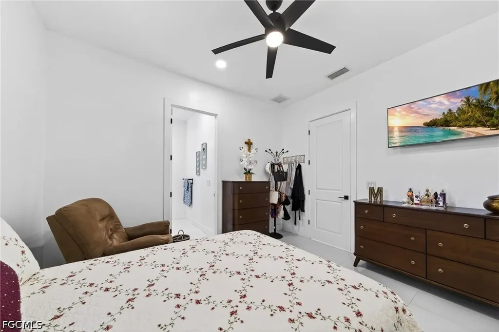 710 SW 12th Terrace Cape Coral FL 33991
