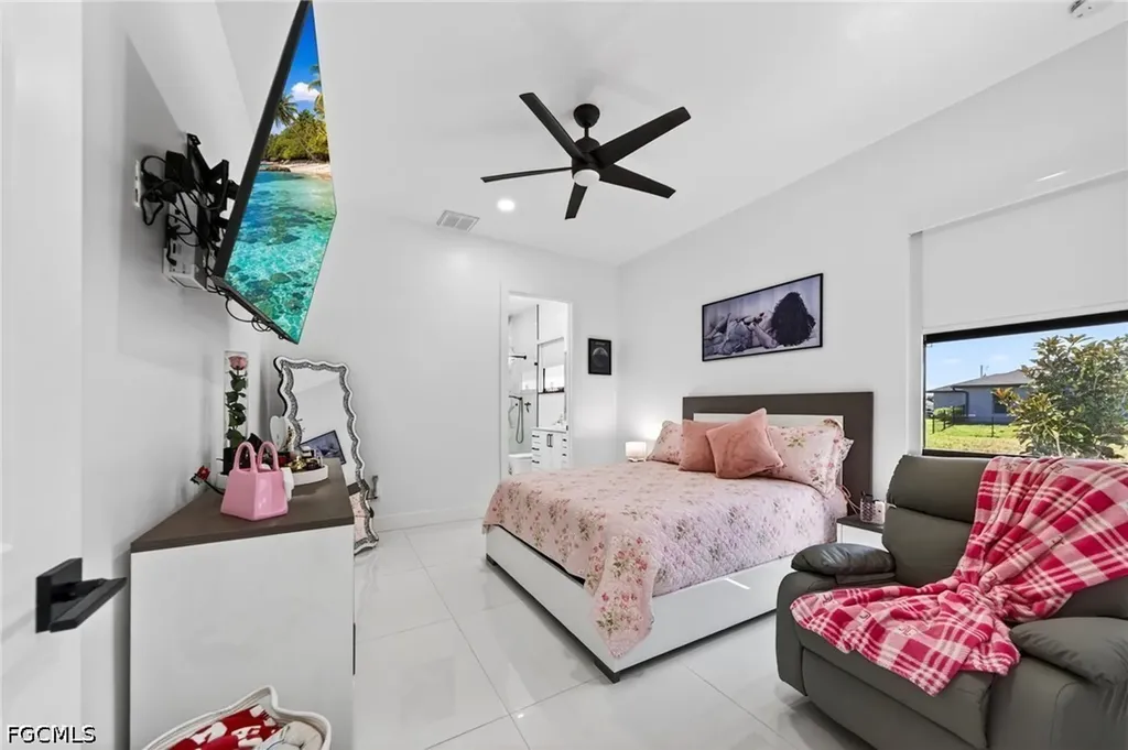 710 SW 12th Terrace Cape Coral FL 33991