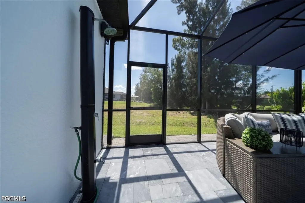 710 SW 12th Terrace Cape Coral FL 33991