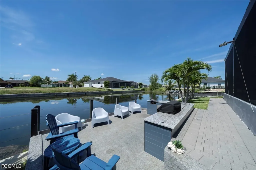 710 SW 12th Terrace Cape Coral FL 33991