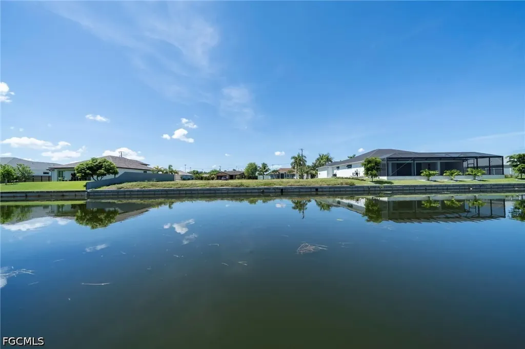 710 SW 12th Terrace Cape Coral FL 33991