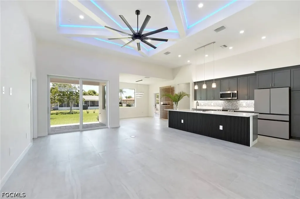1426 SE 43rd Terrace Cape Coral FL 33904
