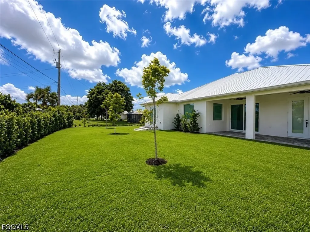 1426 SE 43rd Terrace Cape Coral FL 33904