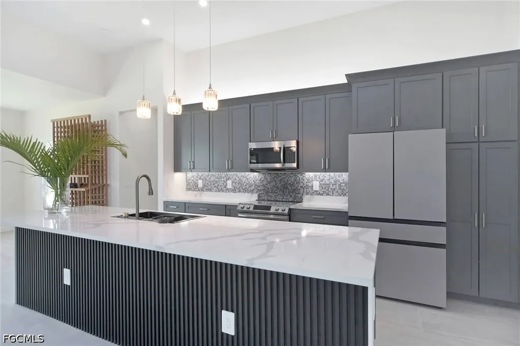 1426 SE 43rd Terrace Cape Coral FL 33904