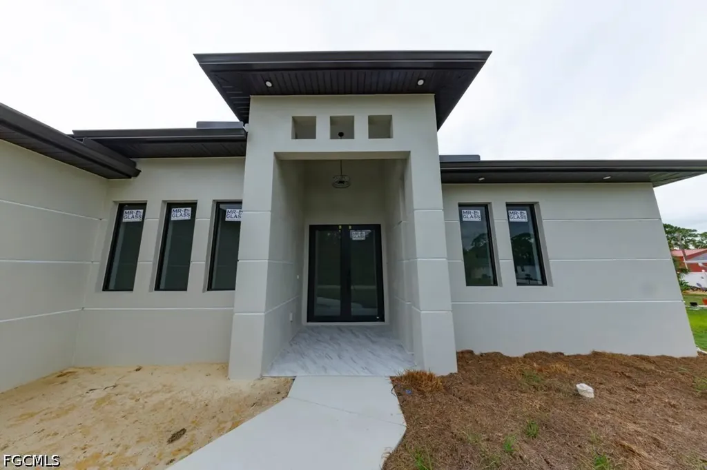 615 Broadway Avenue Lehigh Acres FL 33972
