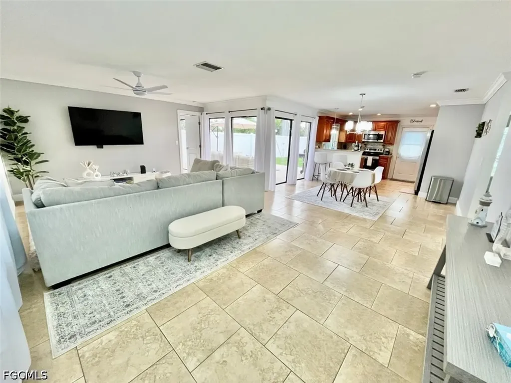2314 SE 18th Place Cape Coral FL 33990