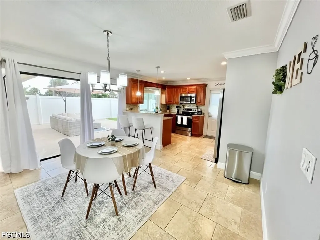 2314 SE 18th Place Cape Coral FL 33990