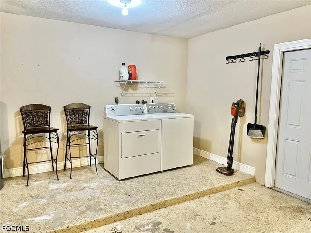 2314 SE 18th Place Cape Coral FL 33990