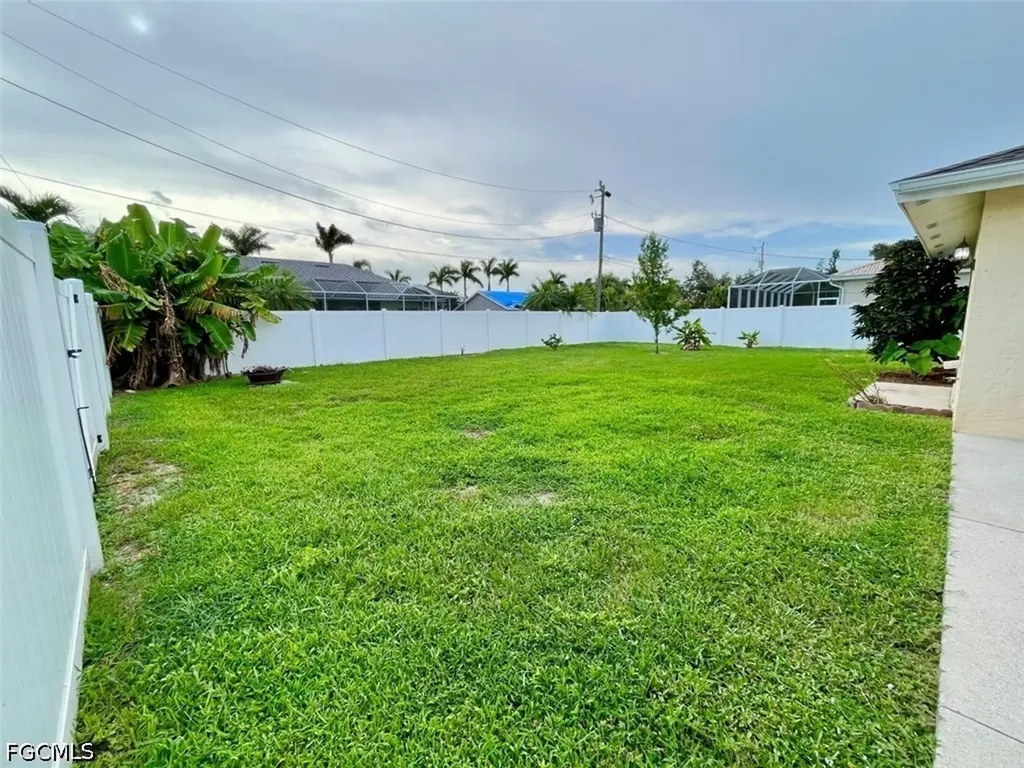 2314 SE 18th Place Cape Coral FL 33990