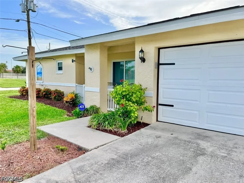 2314 SE 18th Place Cape Coral FL 33990