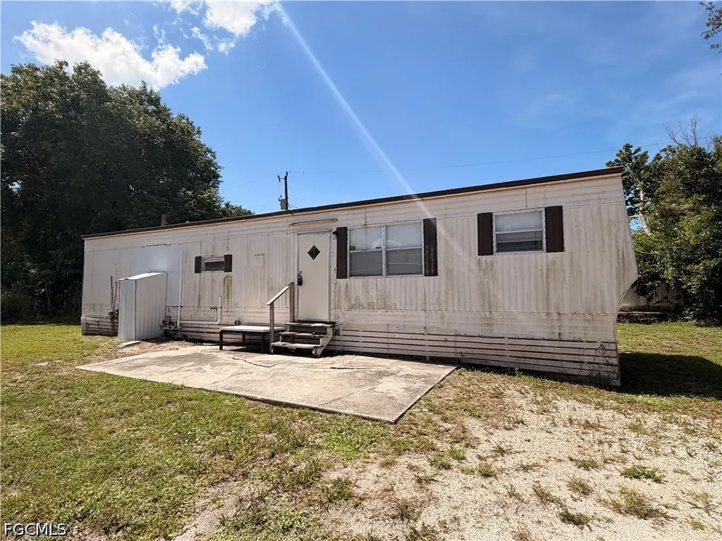 7869 Suncoast Drive North Fort Myers FL 33917