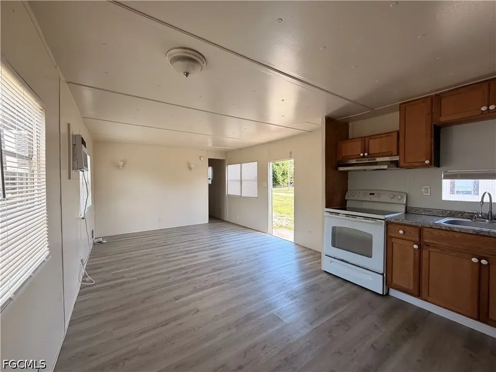 7869 Suncoast Drive North Fort Myers FL 33917