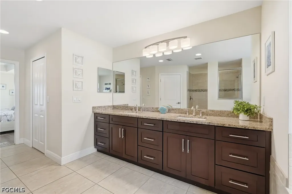 206 NE 21st Avenue Cape Coral FL 33909