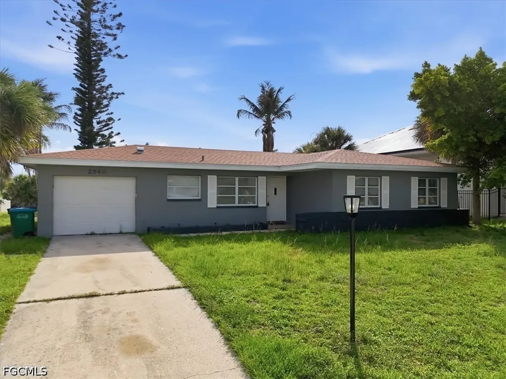 2540 SE 25th Avenue Cape Coral FL 33904