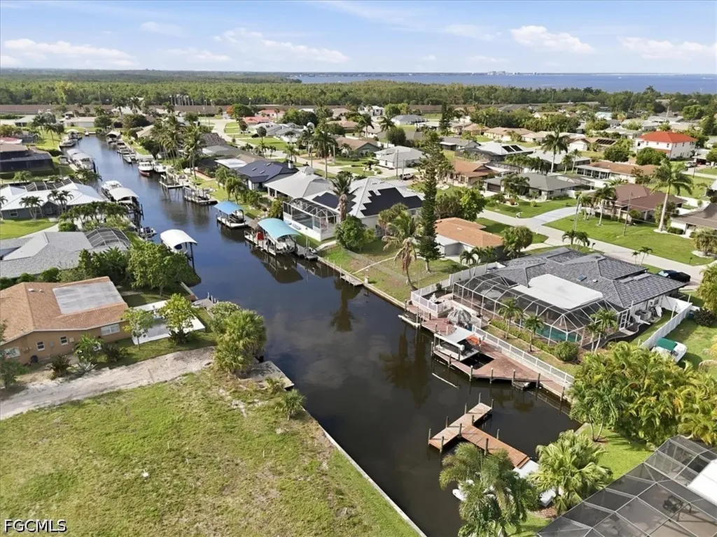 2540 SE 25th Avenue Cape Coral FL 33904