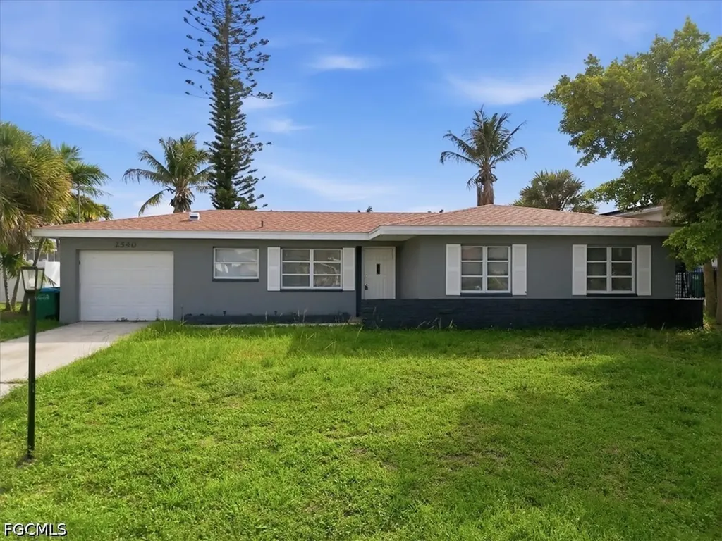 2540 SE 25th Avenue Cape Coral FL 33904