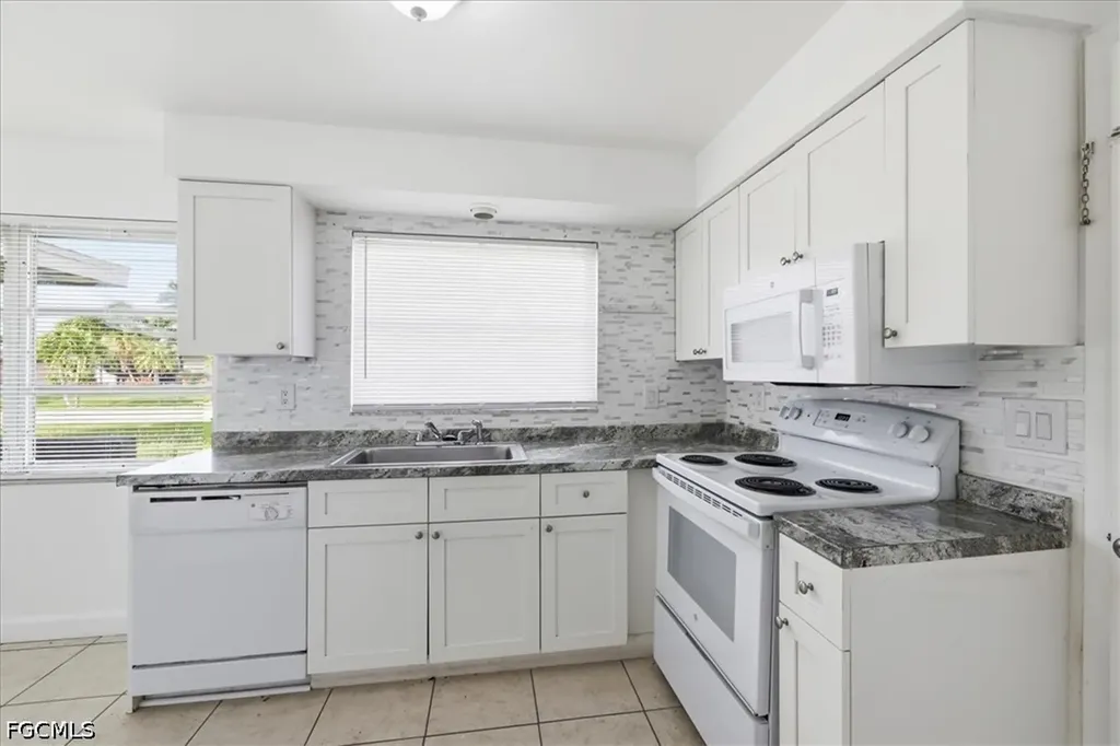 2540 SE 25th Avenue Cape Coral FL 33904