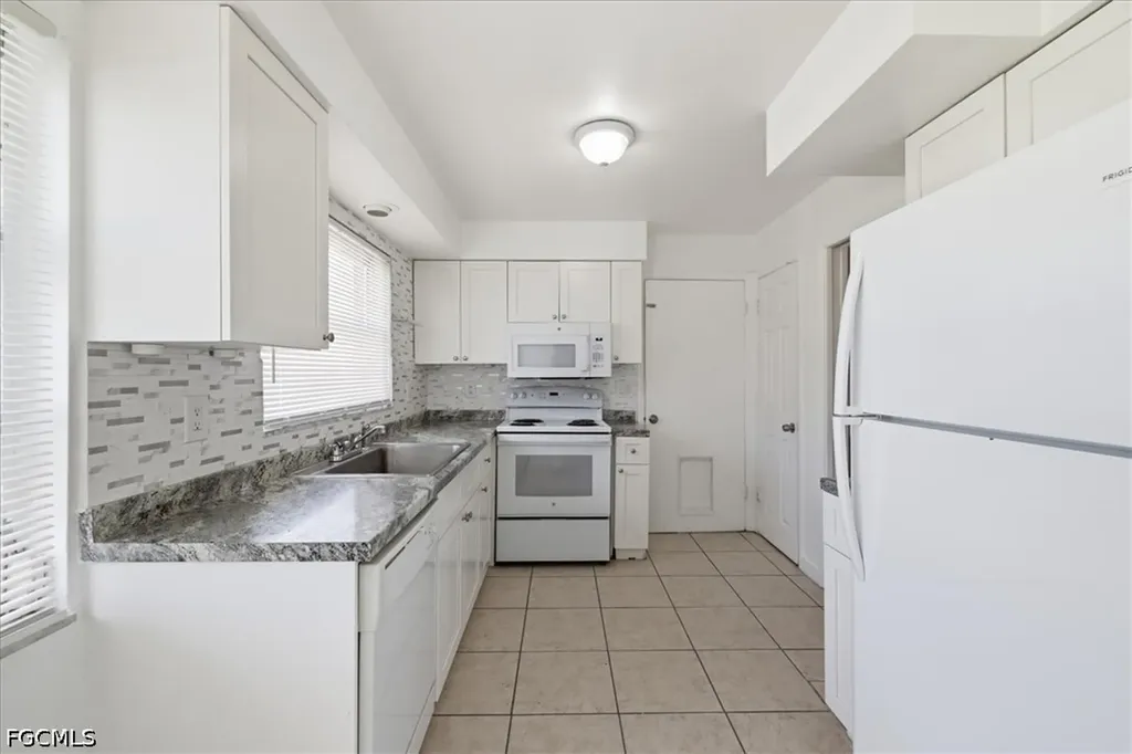 2540 SE 25th Avenue Cape Coral FL 33904
