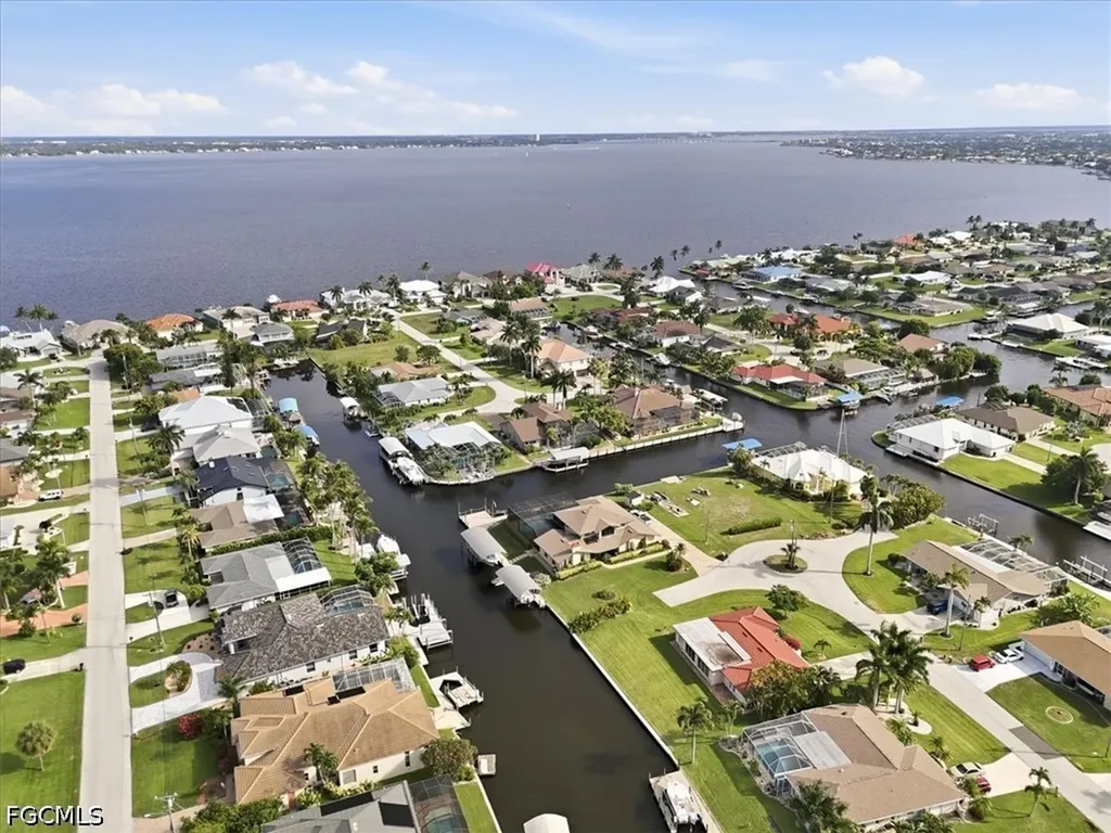 2540 SE 25th Avenue Cape Coral FL 33904