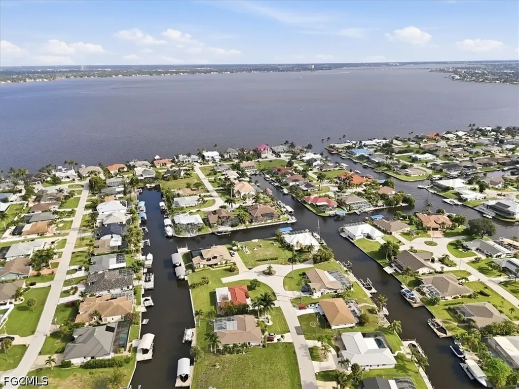 2540 SE 25th Avenue Cape Coral FL 33904