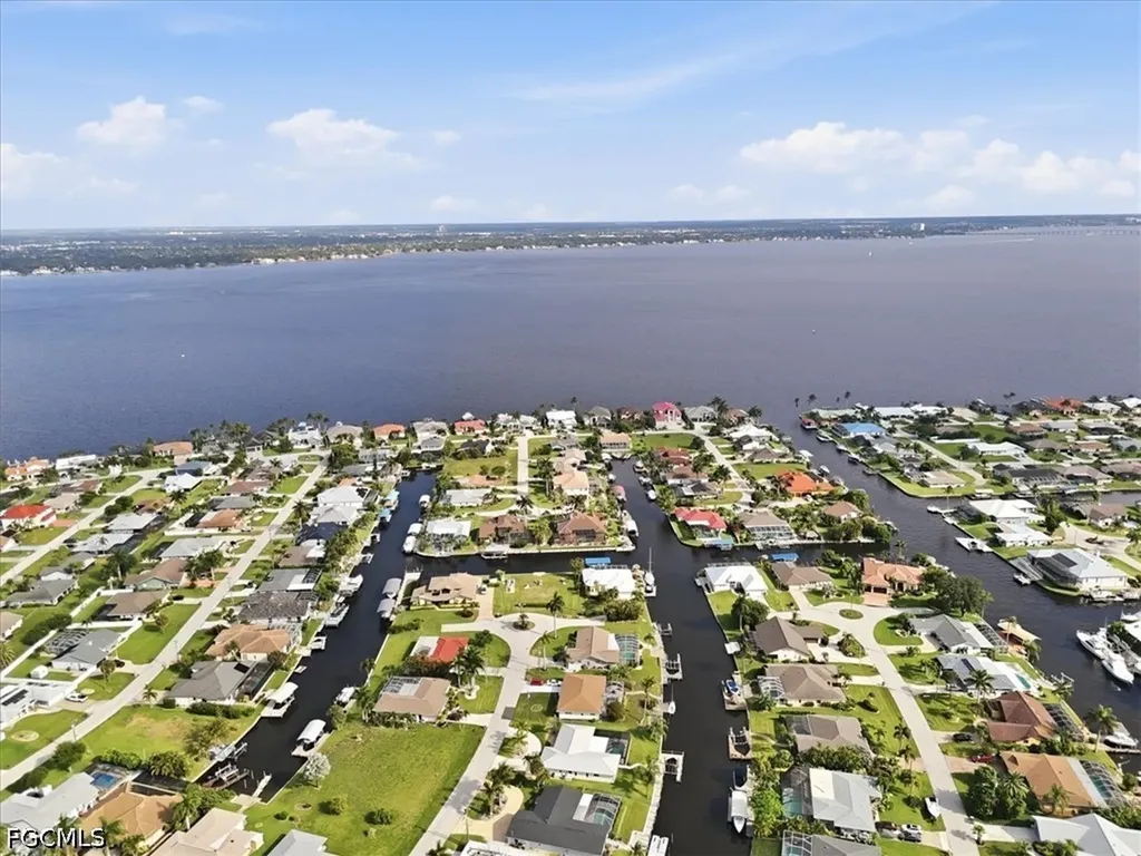 2540 SE 25th Avenue Cape Coral FL 33904