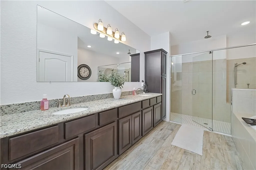 8784 Cascade Price Circle North Fort Myers FL 33917