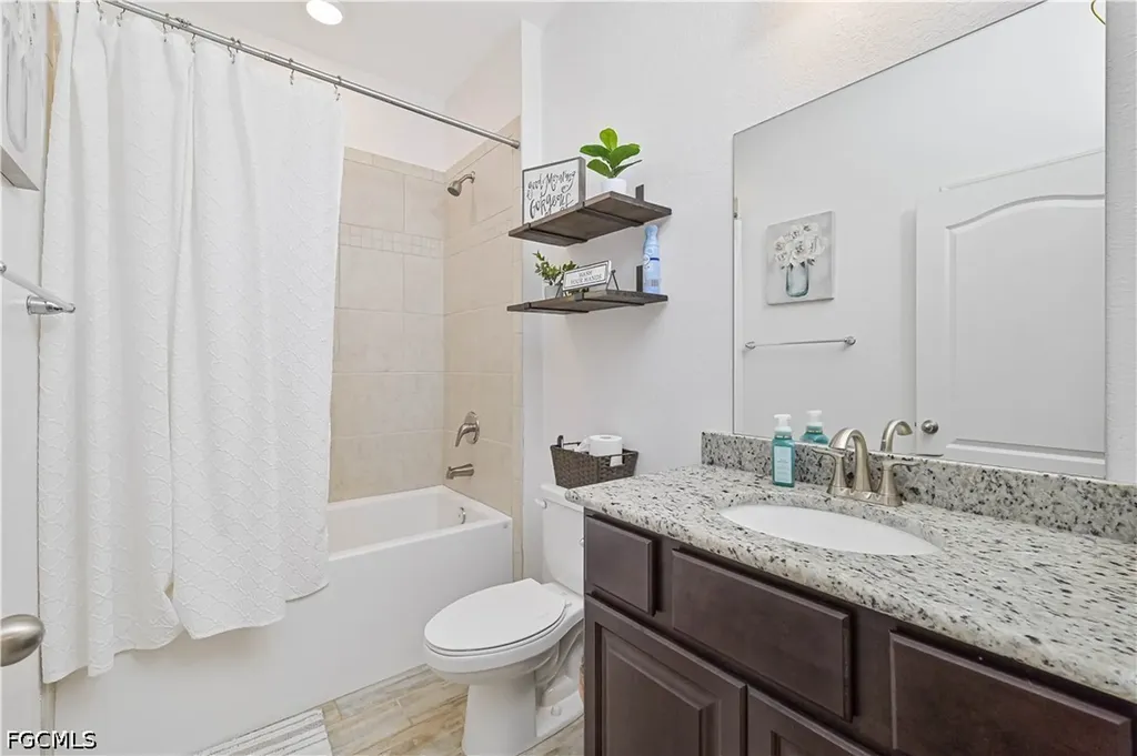 8784 Cascade Price Circle North Fort Myers FL 33917