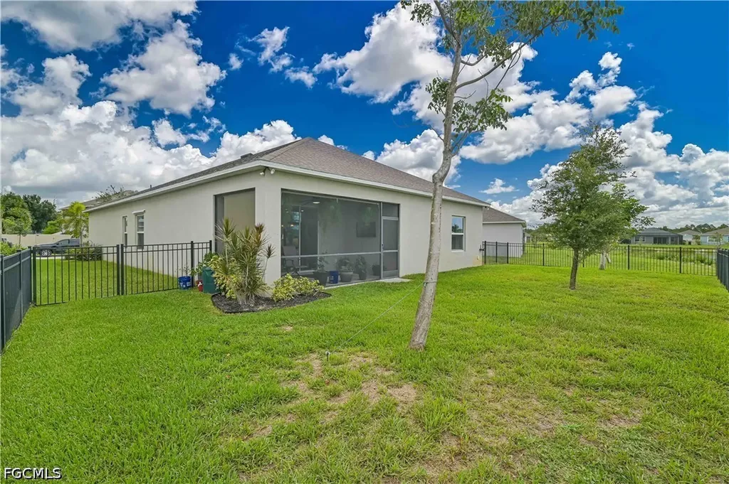8784 Cascade Price Circle North Fort Myers FL 33917