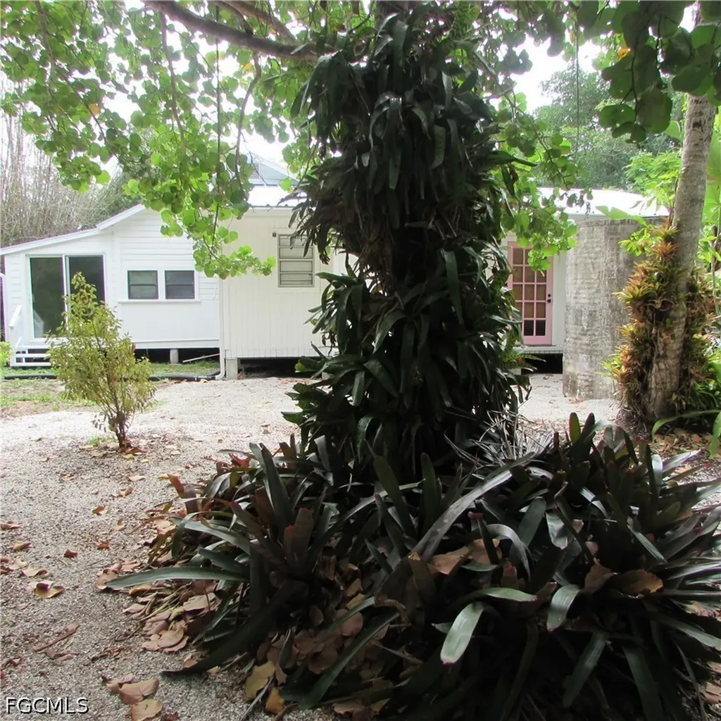 7697 Beach Daisy Lane Bokeelia FL 33922