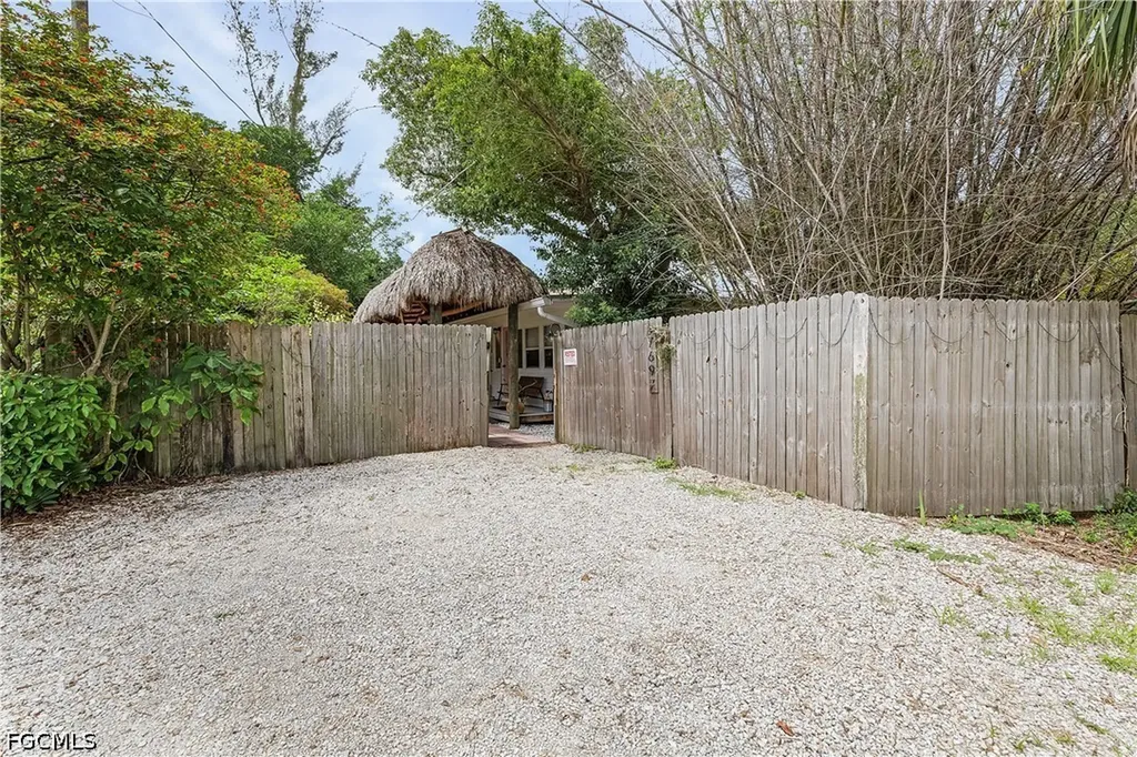 7697 Beach Daisy Lane Bokeelia FL 33922