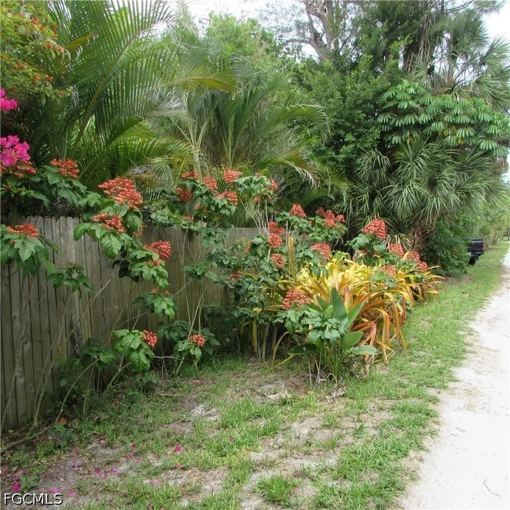 7697 Beach Daisy Lane Bokeelia FL 33922