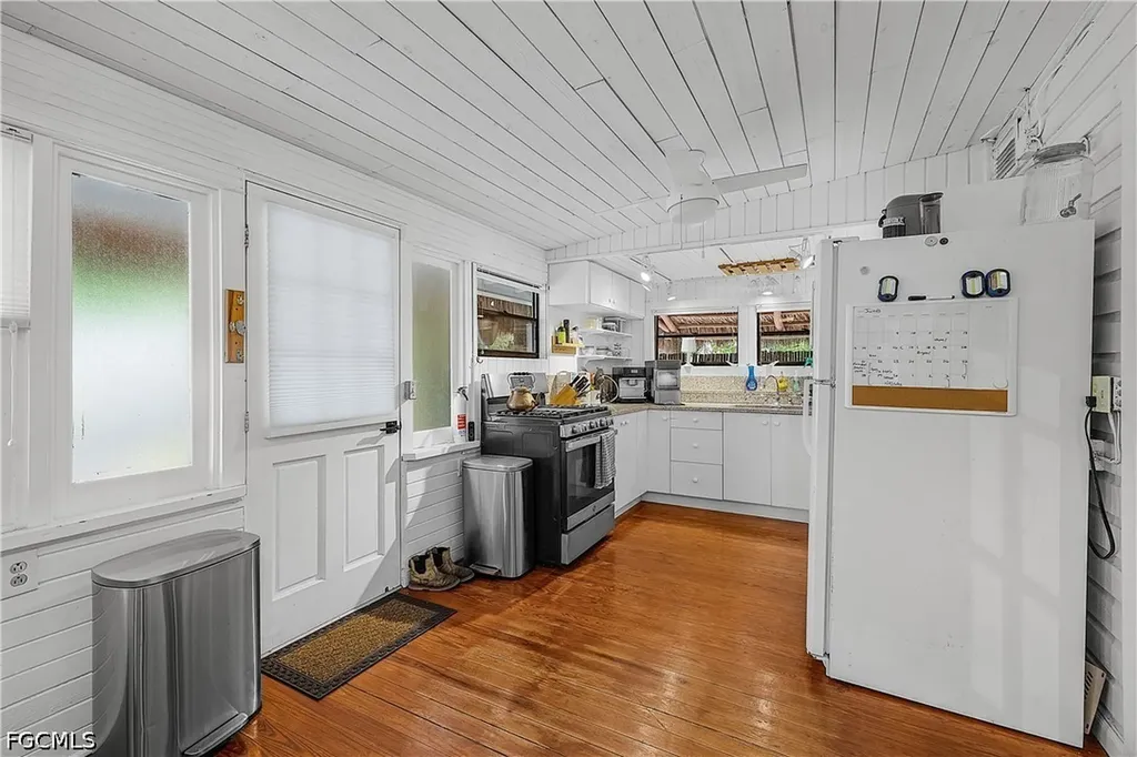 7697 Beach Daisy Lane Bokeelia FL 33922
