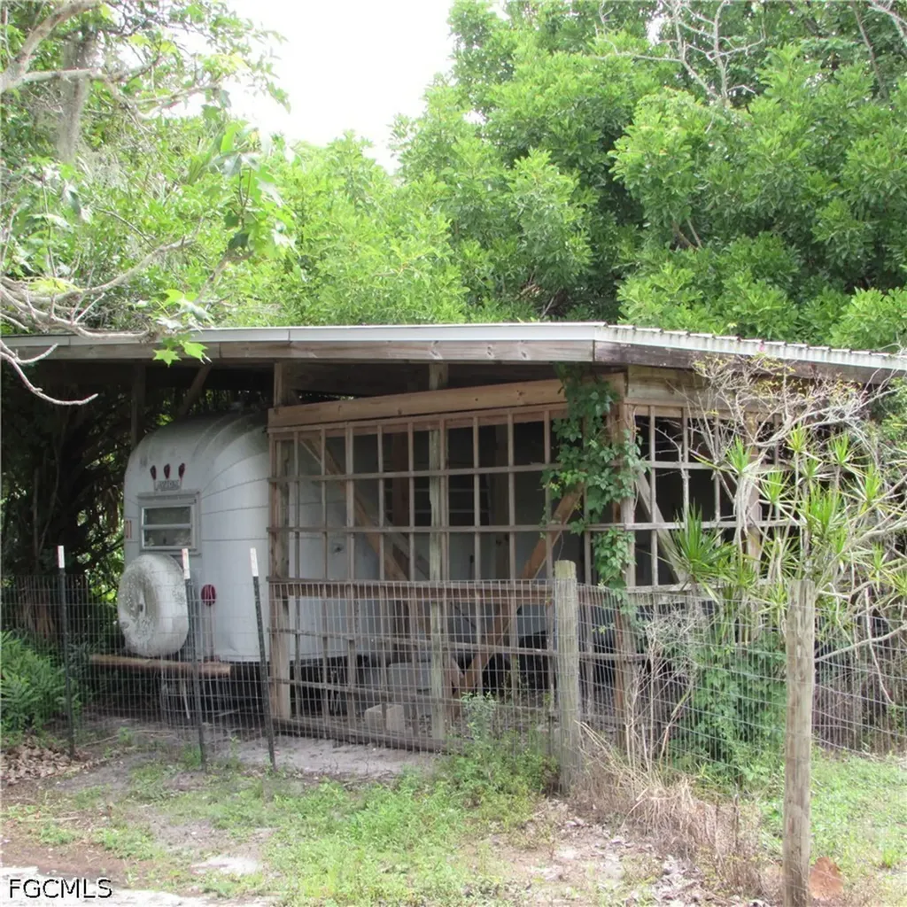 7697 Beach Daisy Lane Bokeelia FL 33922