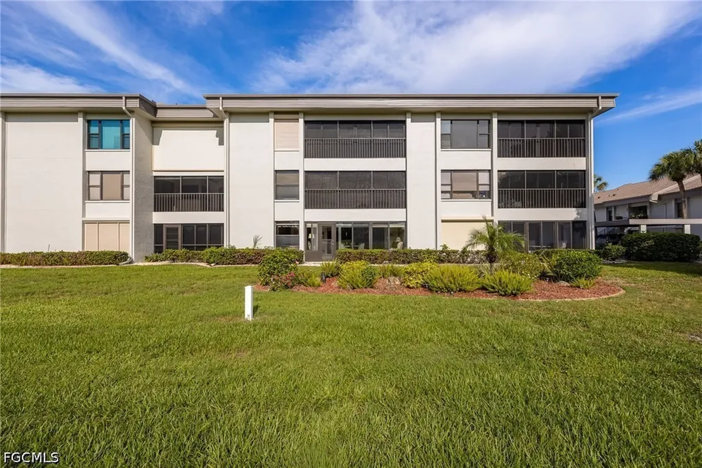 5905 Trailwinds Drive Fort Myers FL 33907