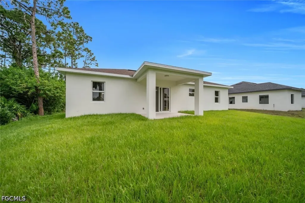 2715 10th Street W Lehigh Acres FL 33971