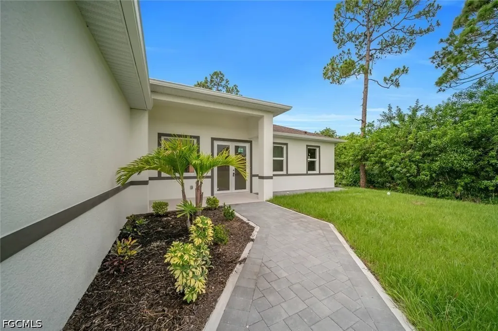 2715 10th Street W Lehigh Acres FL 33971