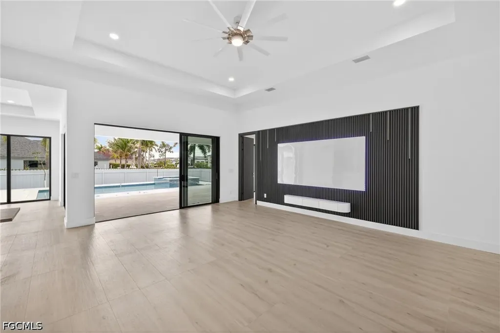 121 NW 35th Place Cape Coral FL 33993