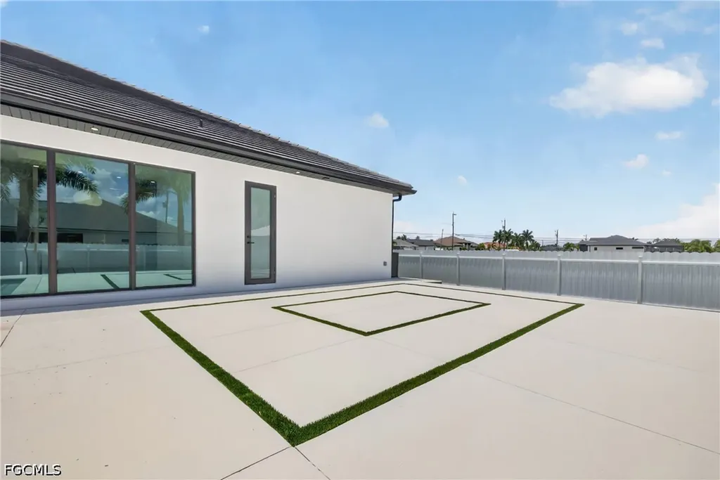 121 NW 35th Place Cape Coral FL 33993