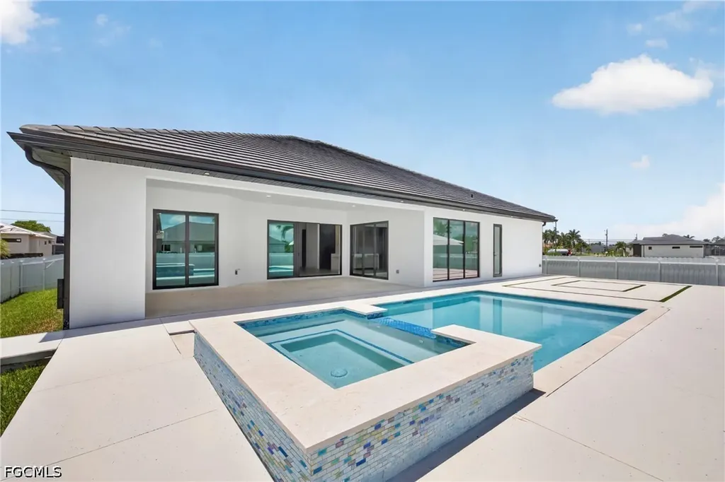 121 NW 35th Place Cape Coral FL 33993