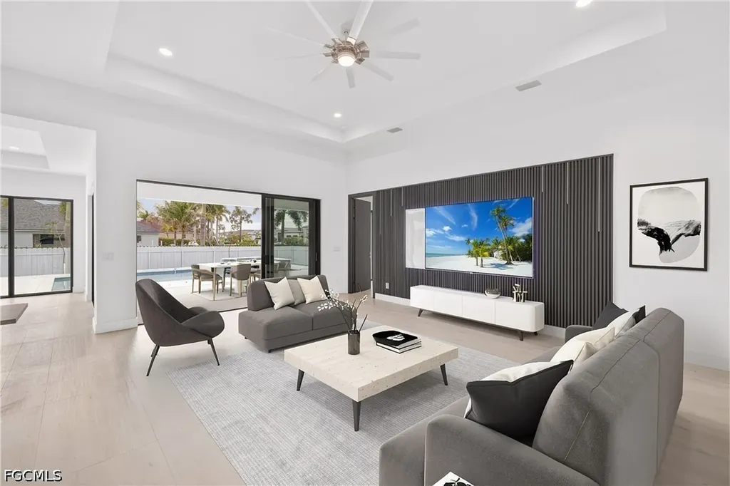 121 NW 35th Place Cape Coral FL 33993