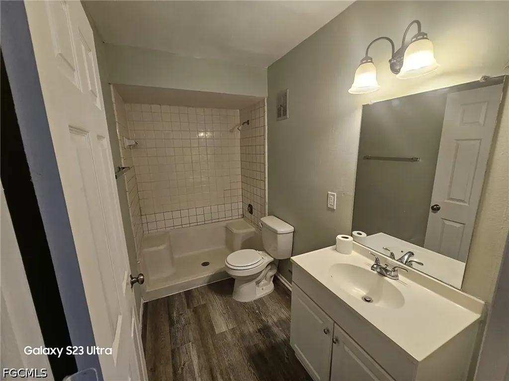 2708 Broadway Fort Myers FL 33901