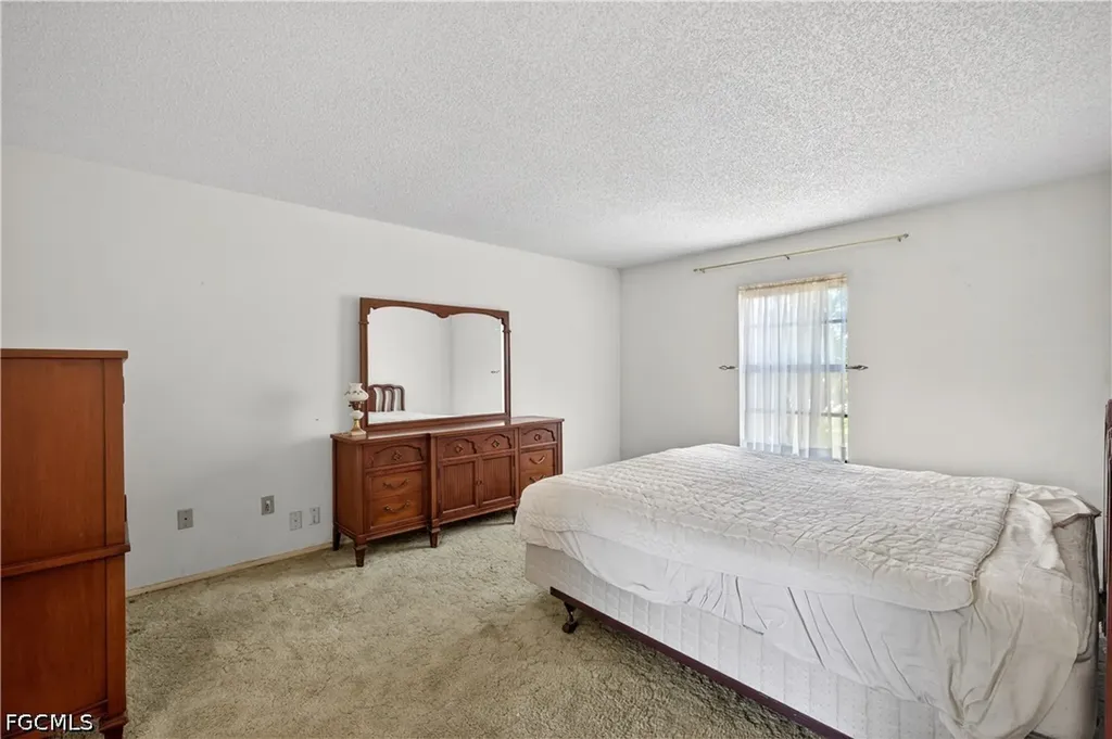 1146 SE 18th Street Cape Coral FL 33990
