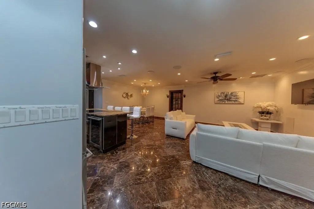 1013 SE 44th Street Cape Coral FL 33904