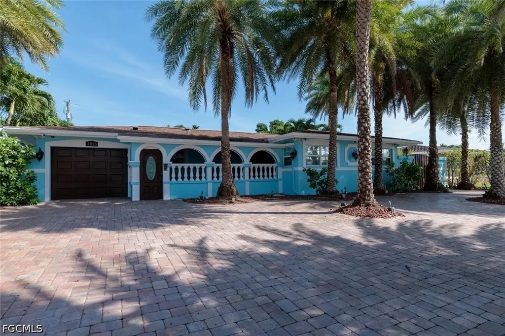 1013 SE 44th Street Cape Coral FL 33904