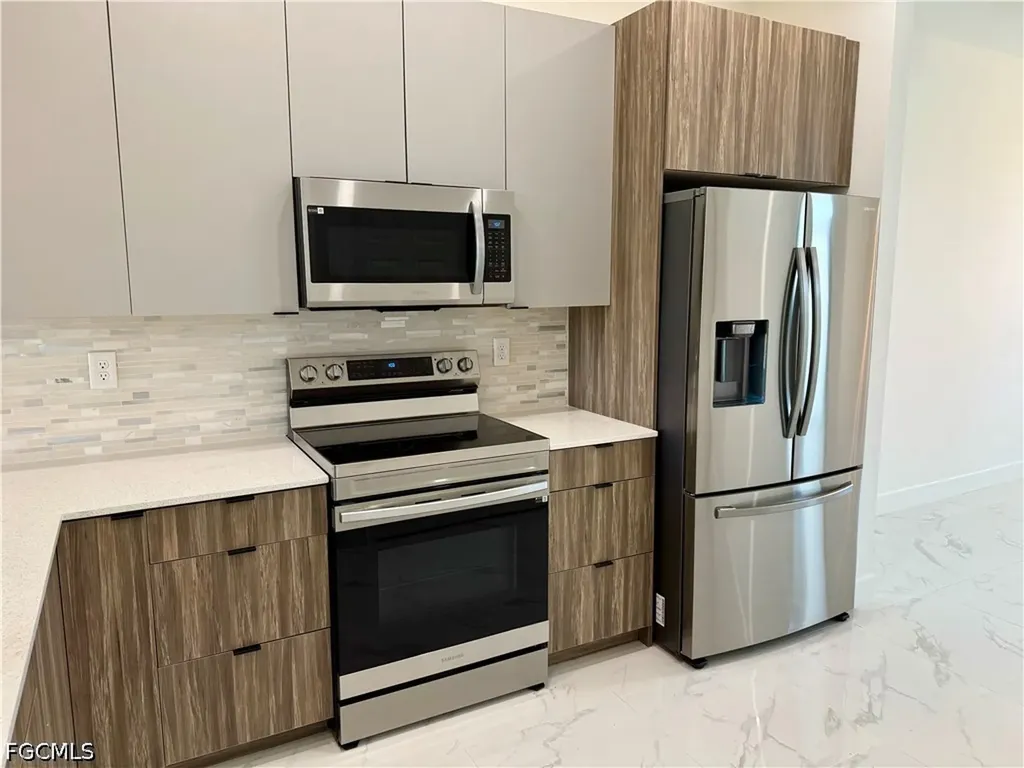 1208 NW 25th Place Cape Coral FL 33993