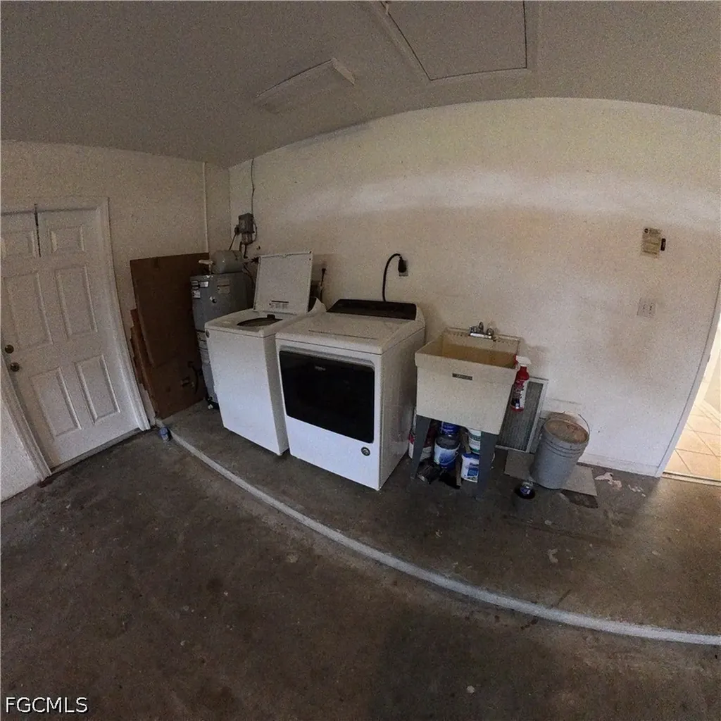 546 Whispering Wind Bend Lehigh Acres FL 33974