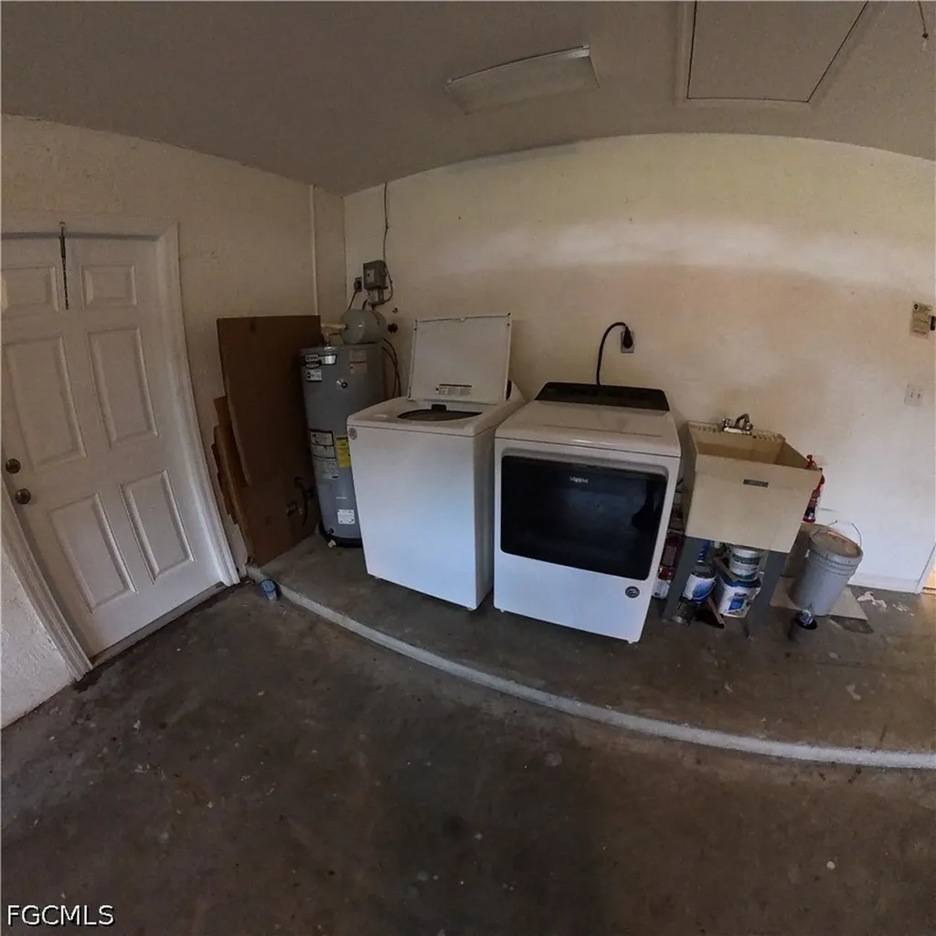 546 Whispering Wind Bend Lehigh Acres FL 33974