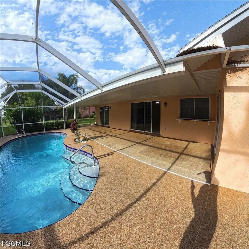 546 Whispering Wind Bend Lehigh Acres FL 33974